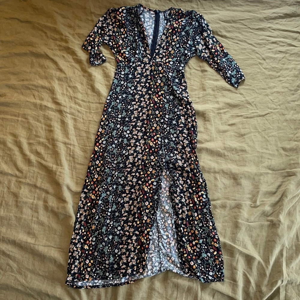 Stradivarius MIDI Dress, dark Florals SZ: 2 ASOS